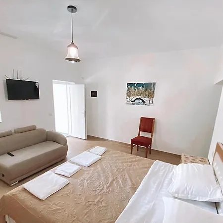 Avdi Rexha Hotel Tropoje